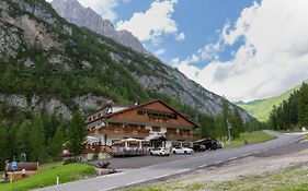 Albergo Ristorante Baita Dovich